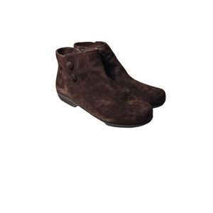 Walking Cradles ladies booties Nwb
